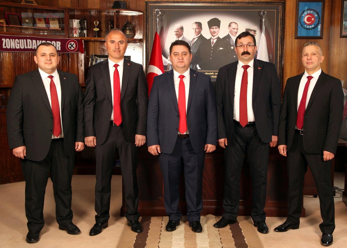 Yeşil, "Ulusal Egemenliğimizin 101. Yılı kutlu olsun"