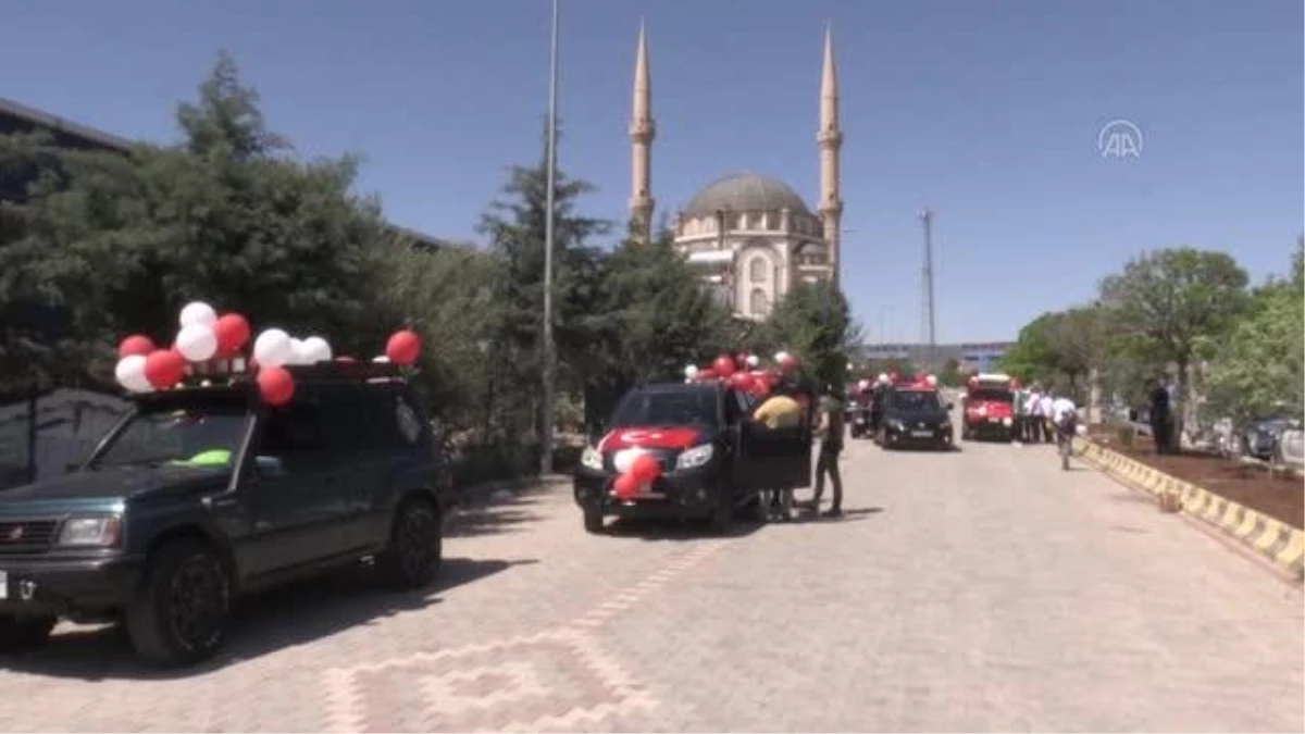 23 Nisan coşkusu çocuk şarkılarının çalındığı konvoylarla yaşatıldı