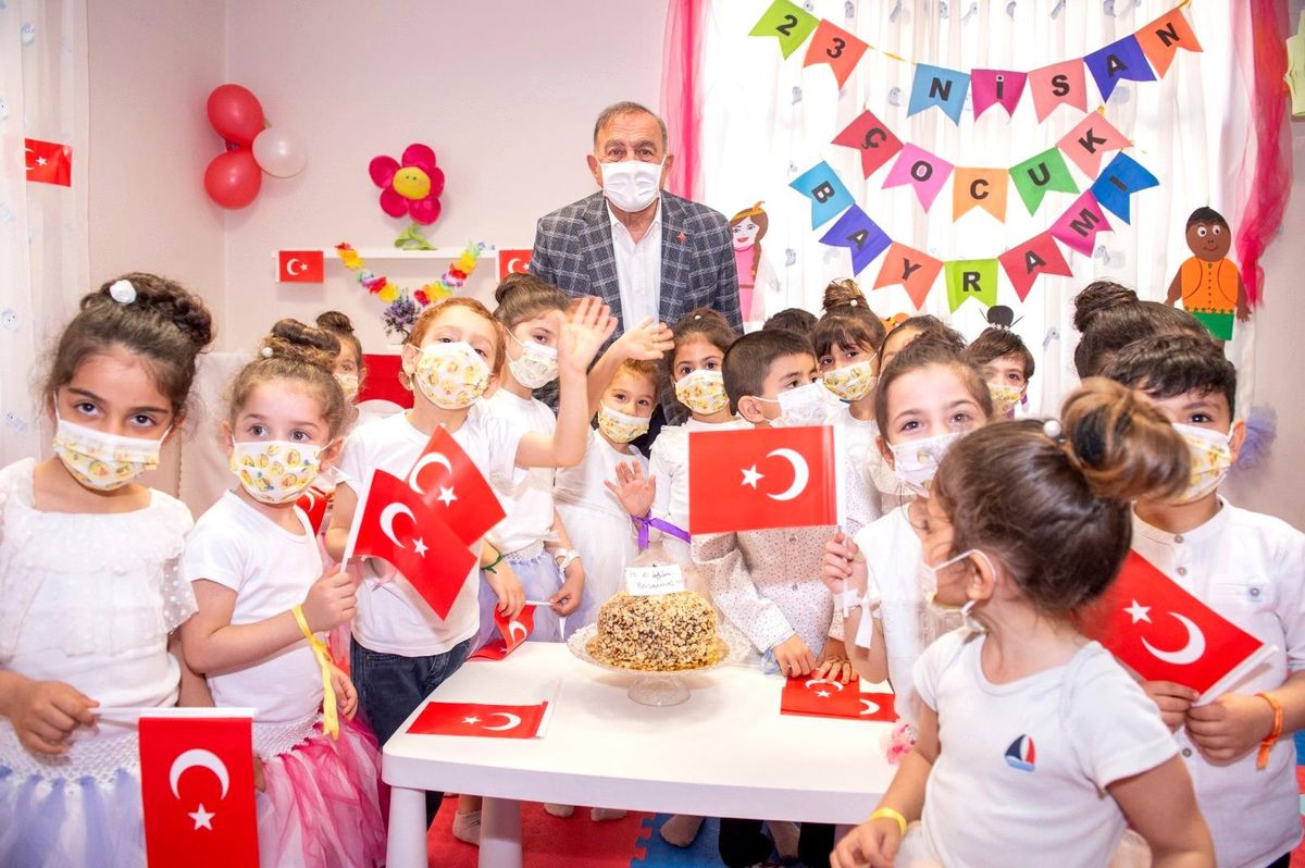 23 Nisan coşkusu Seyhan\'da bir başka güzel