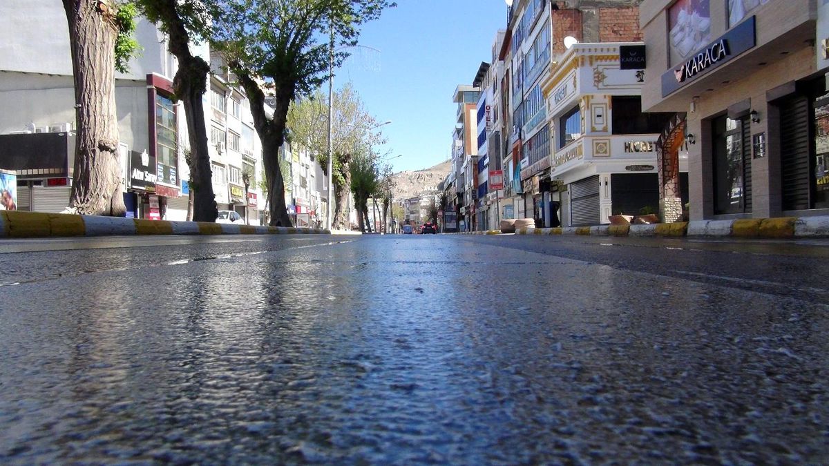82 saatlik kısıtlamada Van sessizliğe büründü