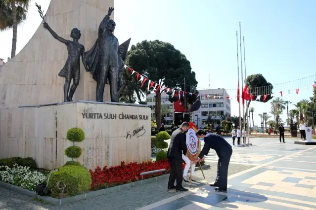 Alanya'da 23 Nisan töreni korona gölgesinde yapıldı