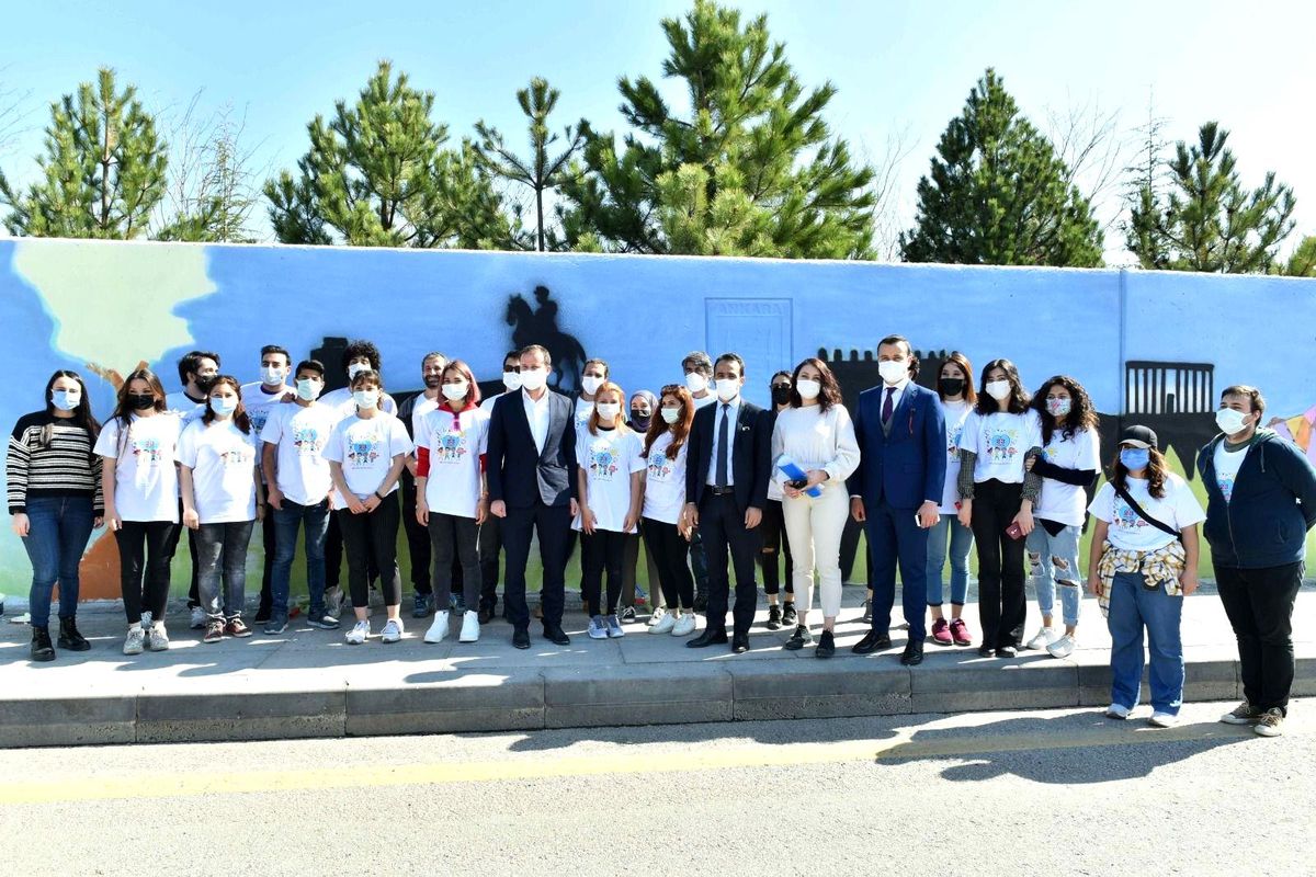 Ankara\'nın duvarları 23 Nisan\'da sanatla buluştu