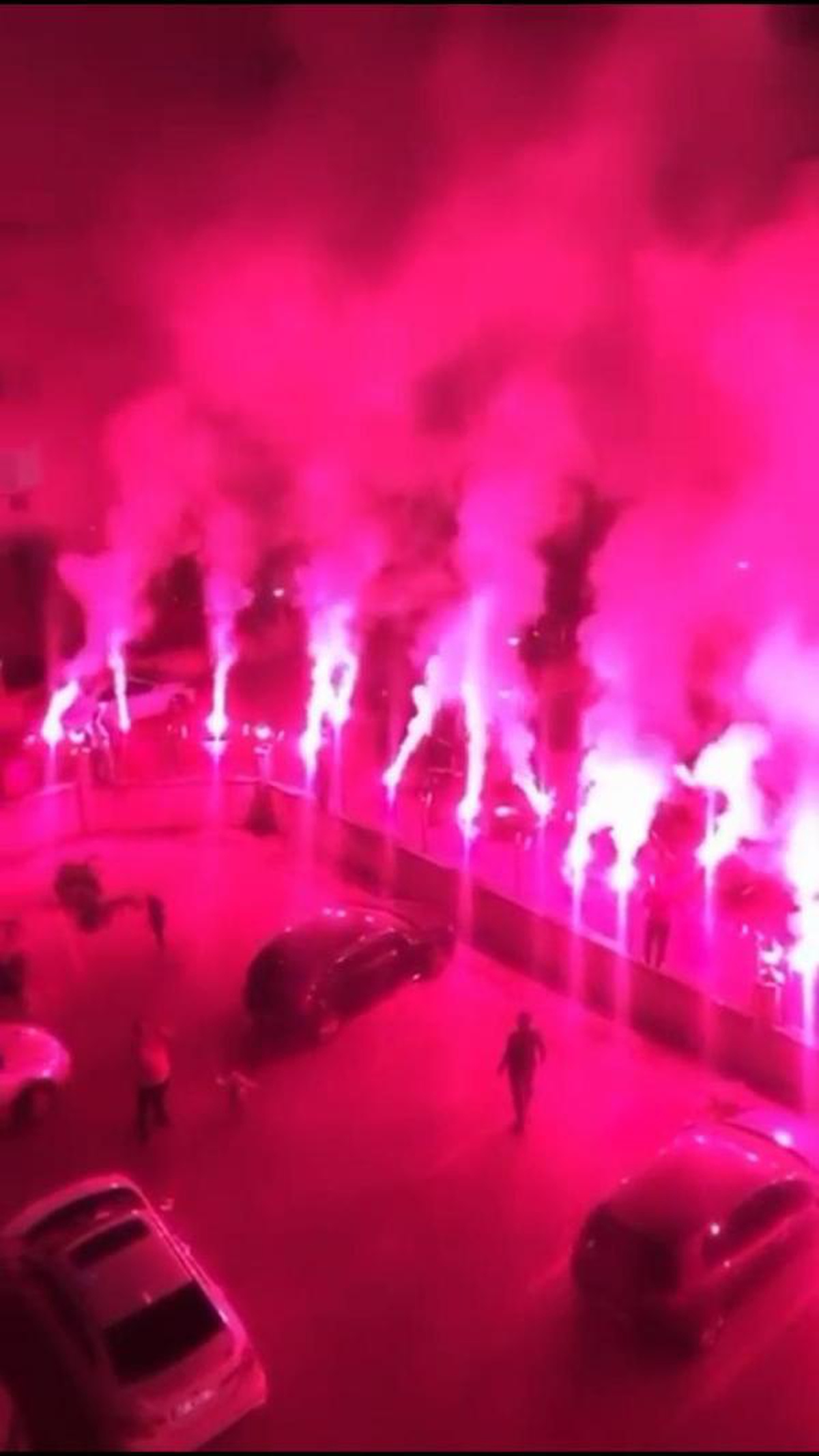 Antalya sokaklarında 23 Nisan coşkusu; balkonlardan izlediler (2)