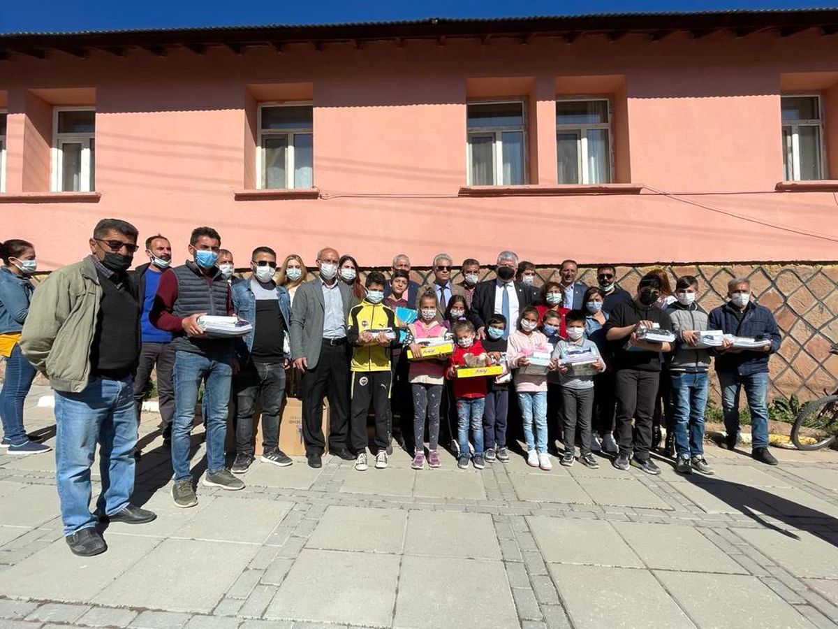 Başkan Soyer\'den Bingöllü çocuklara 23 Nisan hediyesi