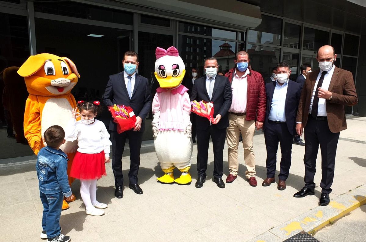 Başkan Yılmaz koltuğu çocuklara devretti
