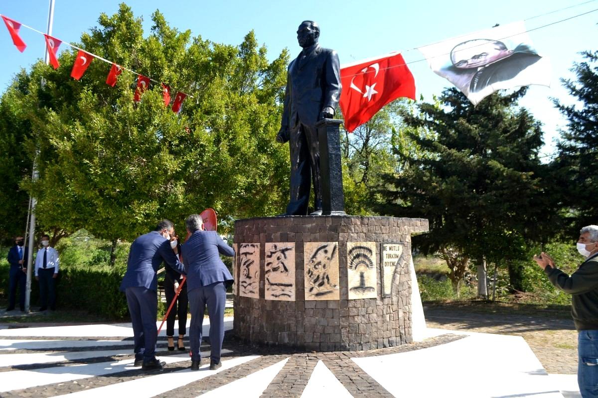 Bozyazı\'da 23 Nisan sade bir törenle kutlandı