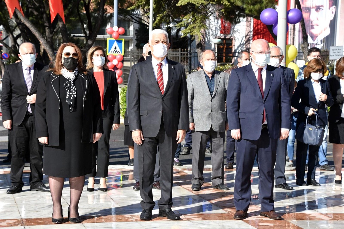 Büyükşehirden 13 ilçede gezi araçlarıyla 23 Nisan konseri