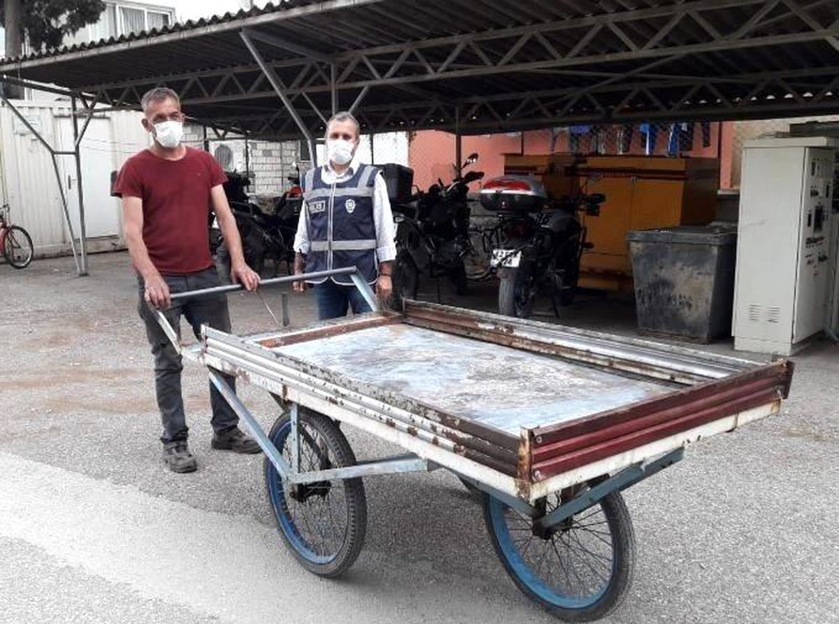 Çalınan ekmek teknesini bulan polislere minnet duygusu