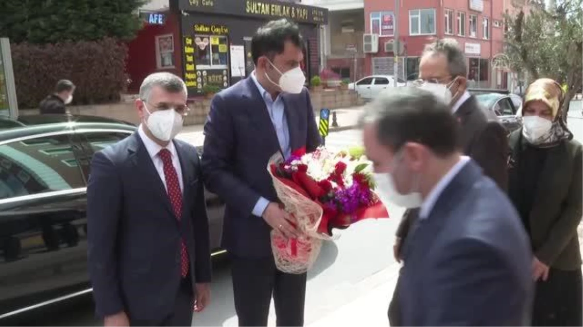 Çevre ve Şehircilik Bakanı Murat Kurum, Sultanbeyli Belediyesi\'ni ziyaret etti