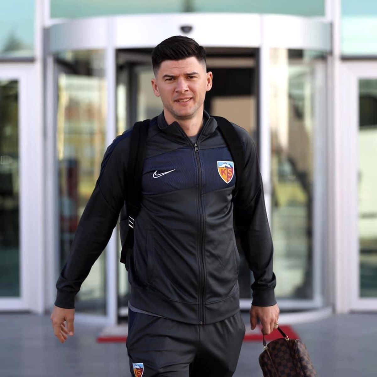 Cristian Sapunaru ülkesine gitti