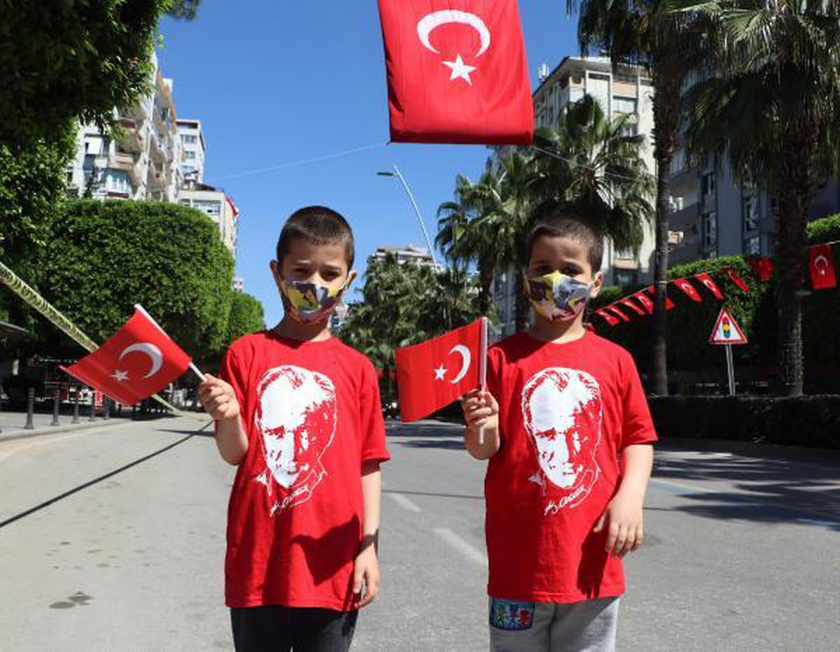 Çukurova\'da 23 Nisan, törenlerle kutlandı