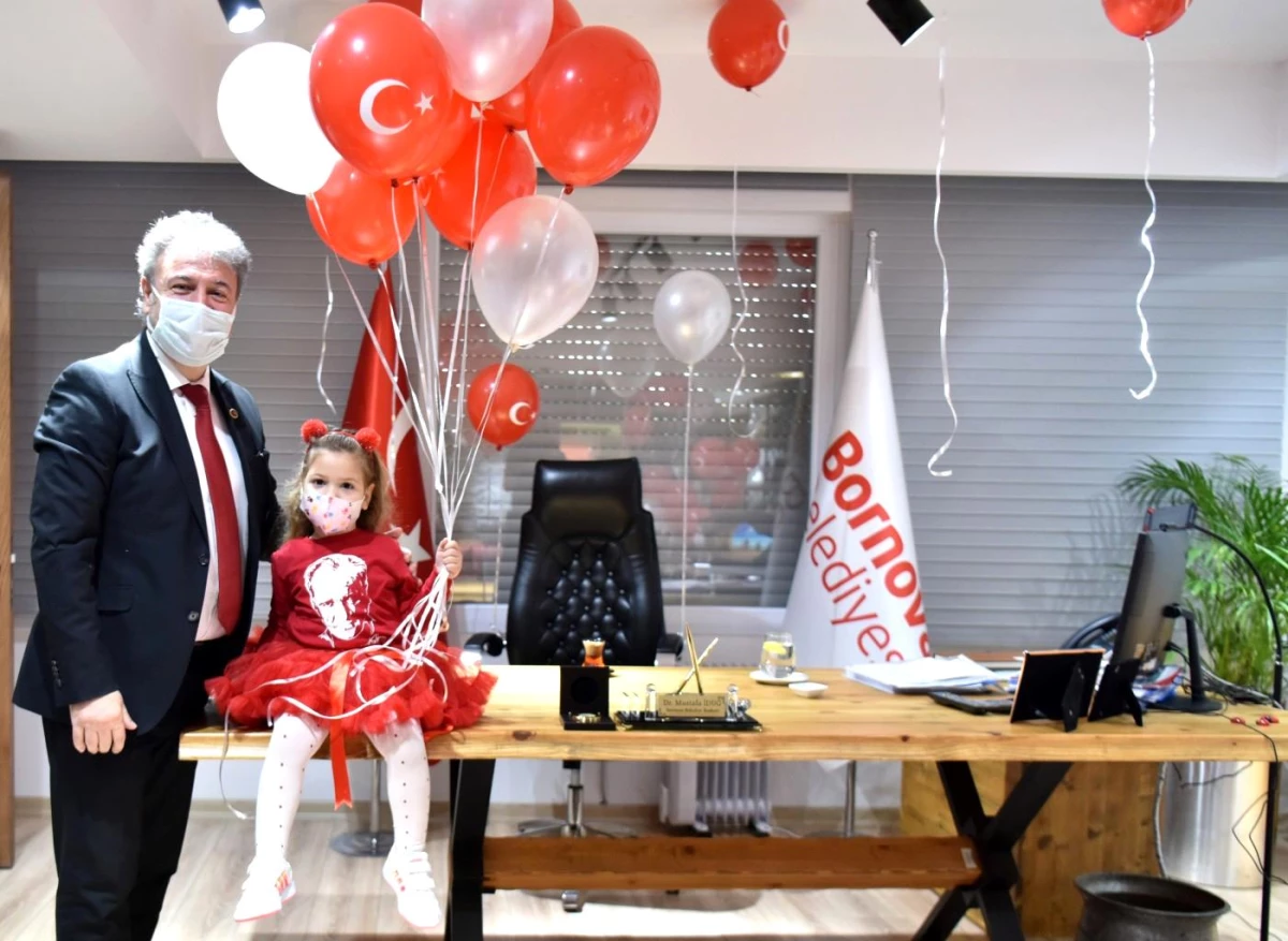 İzmir depreminin mucize bebeği Ayda, Bornova\'da başkanlık koltuğuna oturdu