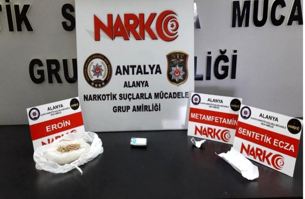 Son dakika haber! Gaziantep\'ten Alanya\'ya getirilen uyuşturucu polise takıldı