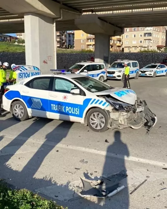 Son dakika haber! Hatay'da polis aracı ile sivil araç çarpıştı: 4 yaralı