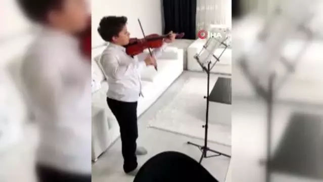 İşitme engelli arkadaşları için 23 Nisan klibi çektiler İşitme engelli arkadaşları için 23 Nisan klibi çektiler