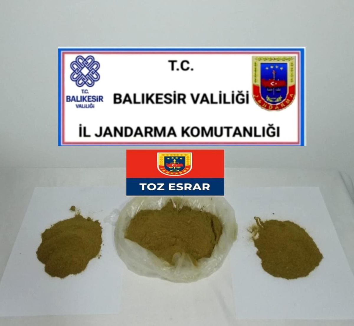 Son dakika 3. sayfa: Karesi\'de jandarmadan 2 şahsa uyuşturucu gözaltı