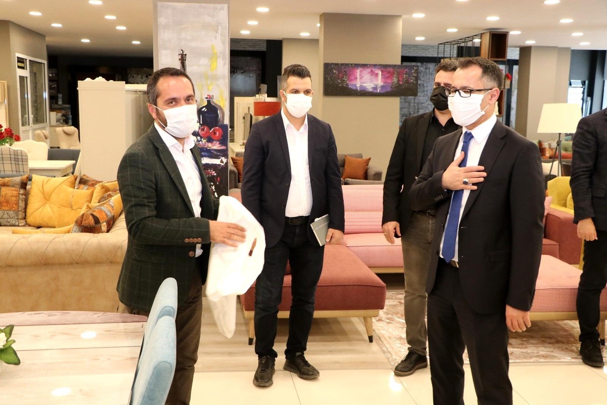 Kayapınar Kaymakamı Koç esnafla bir araya geldi