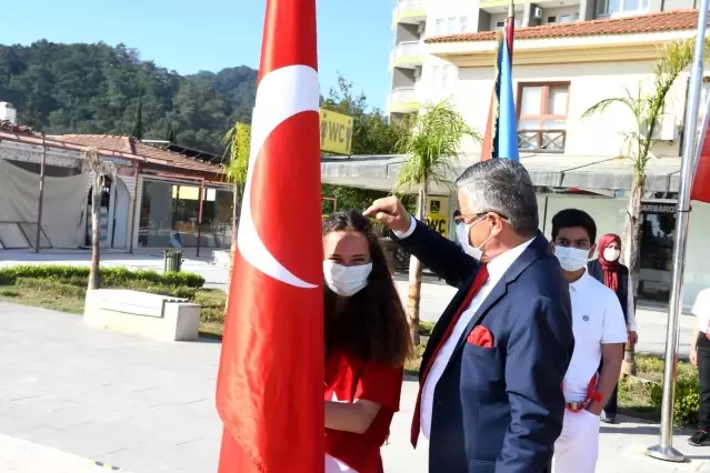 Kemer'de 23 Nisan kutlandı