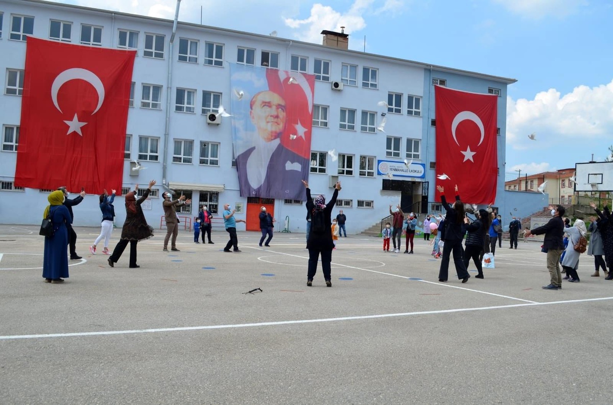Kestel Yenimahalle İlkokulu\'nda 23 Nisan kutlaması