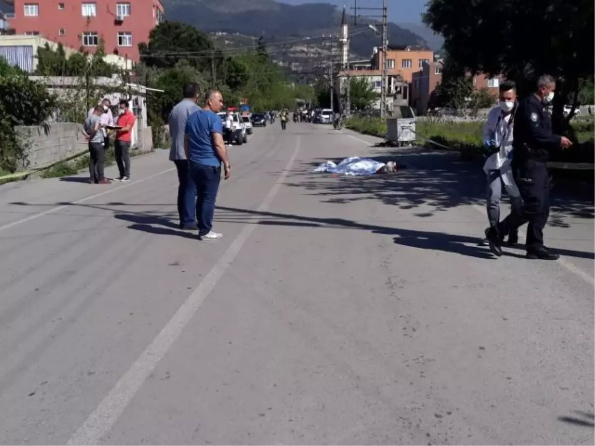 Komşularının yüksek sesli sohbetinden rahatsız olan cani, tüfekle dehşet saçıp intihar etti