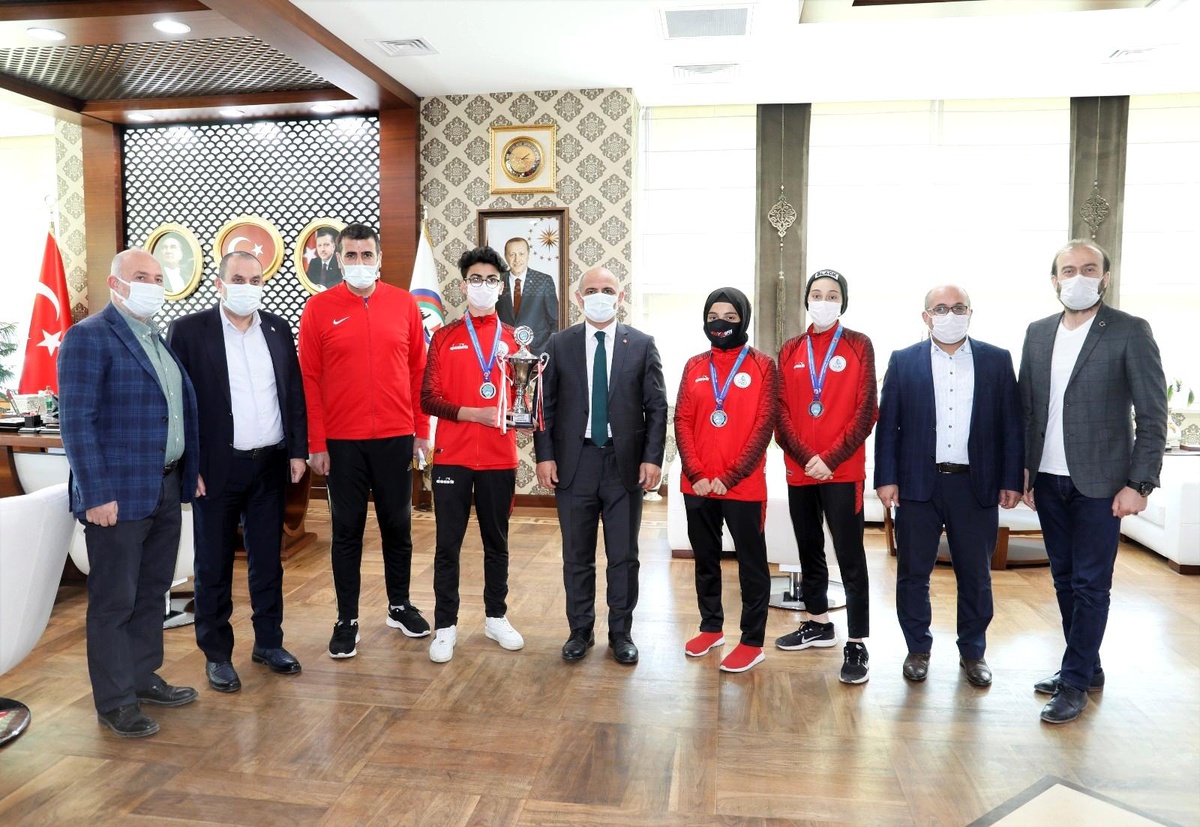 Körfezli sporcular Antalya\'dan madalya ile döndü