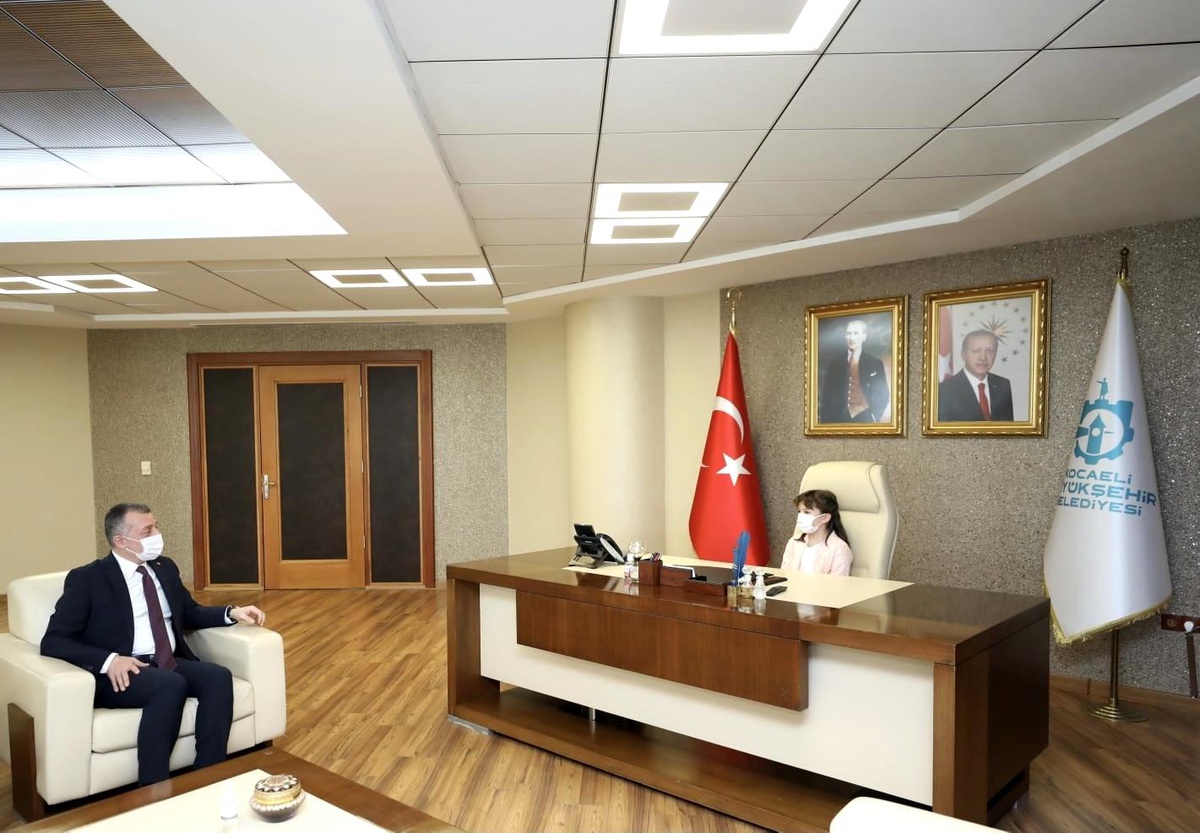 Küçük başkandan büyükleri aşıya davet etti
