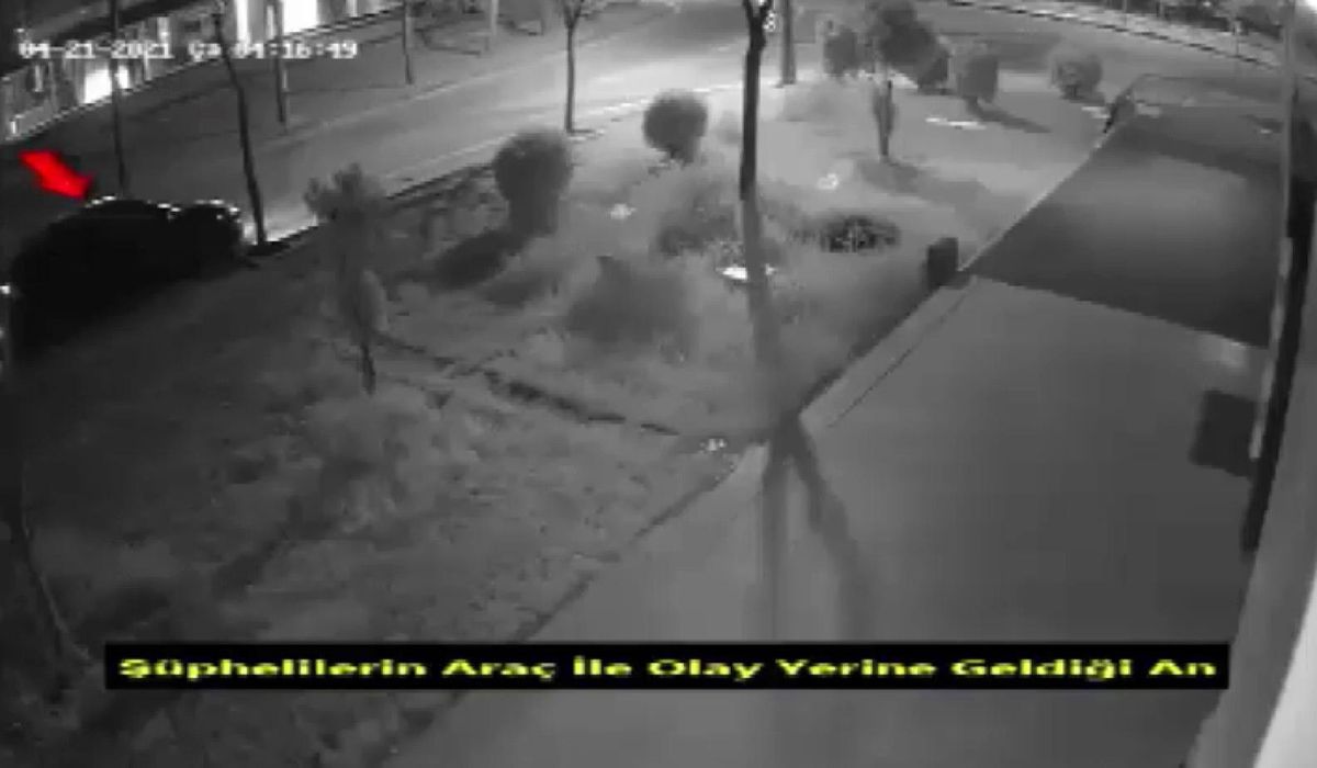 Lüks arabayla gelip hırsızlık yaptılar