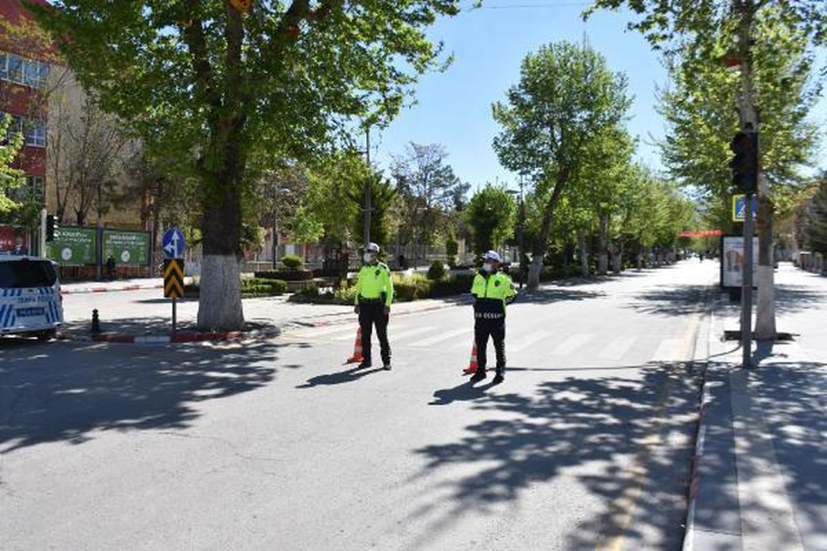 Malatya\'da kısıtlamada sokaklar boş kaldı