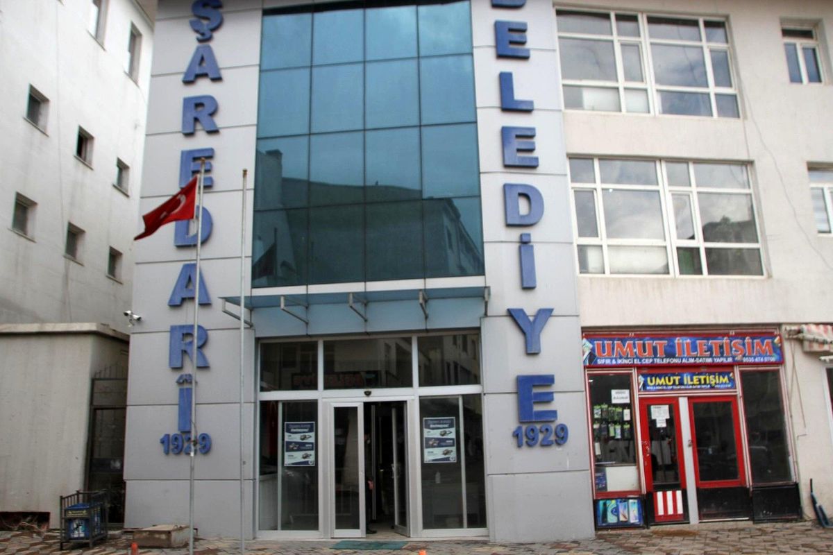 Malazgirt Belediyesinden sıcak ekmek dağıtımı