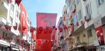 Marmaris'teki 105'inci Sokak, bu yıl da imece usulü süslendi