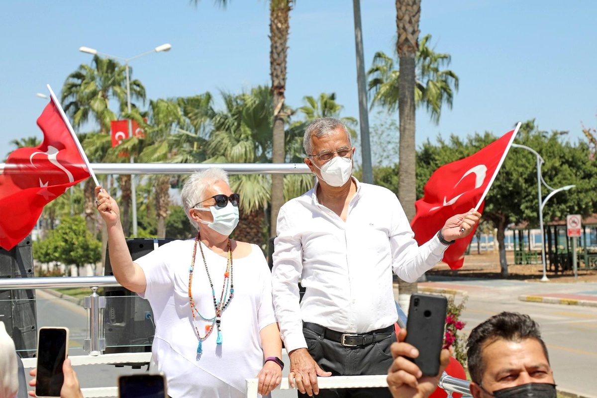 Mezitli Belediyesinden 23 Nisan konvoyu