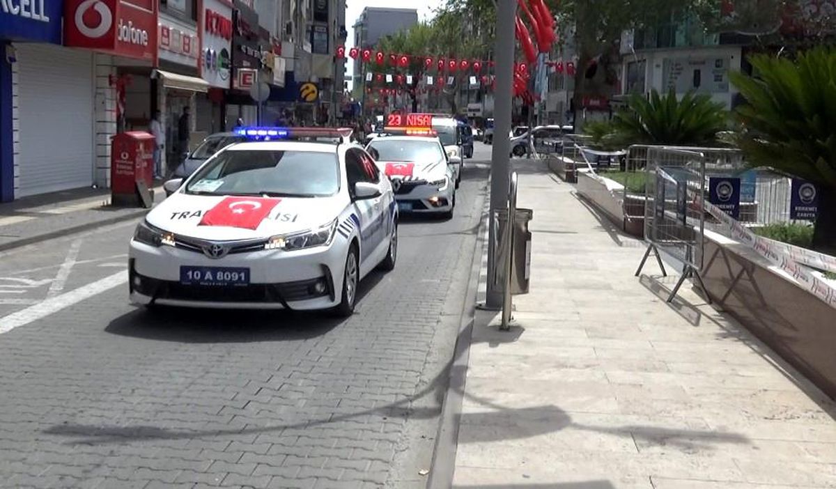 Son dakika haber | Polis ve jandarmadan 23 Nisan korteji