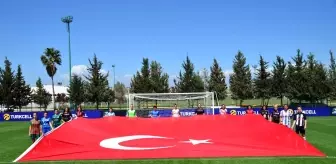 Turkcell Kadın Futbol Ligi Sağlık Çalışanları Sezonu'nda 23 Nisan coşkusu