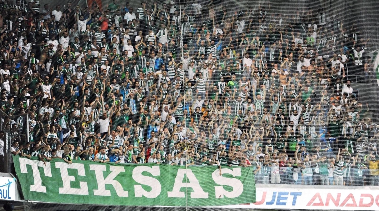 Bursaspor taraftar grubundan Başkan Erkan Kamat\'a sert mesaj