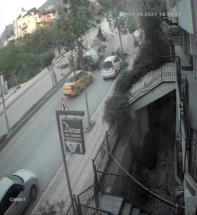 Hatay'da freni boşalan vinç dehşet saçtı: 4 ölü, 4 yaralı