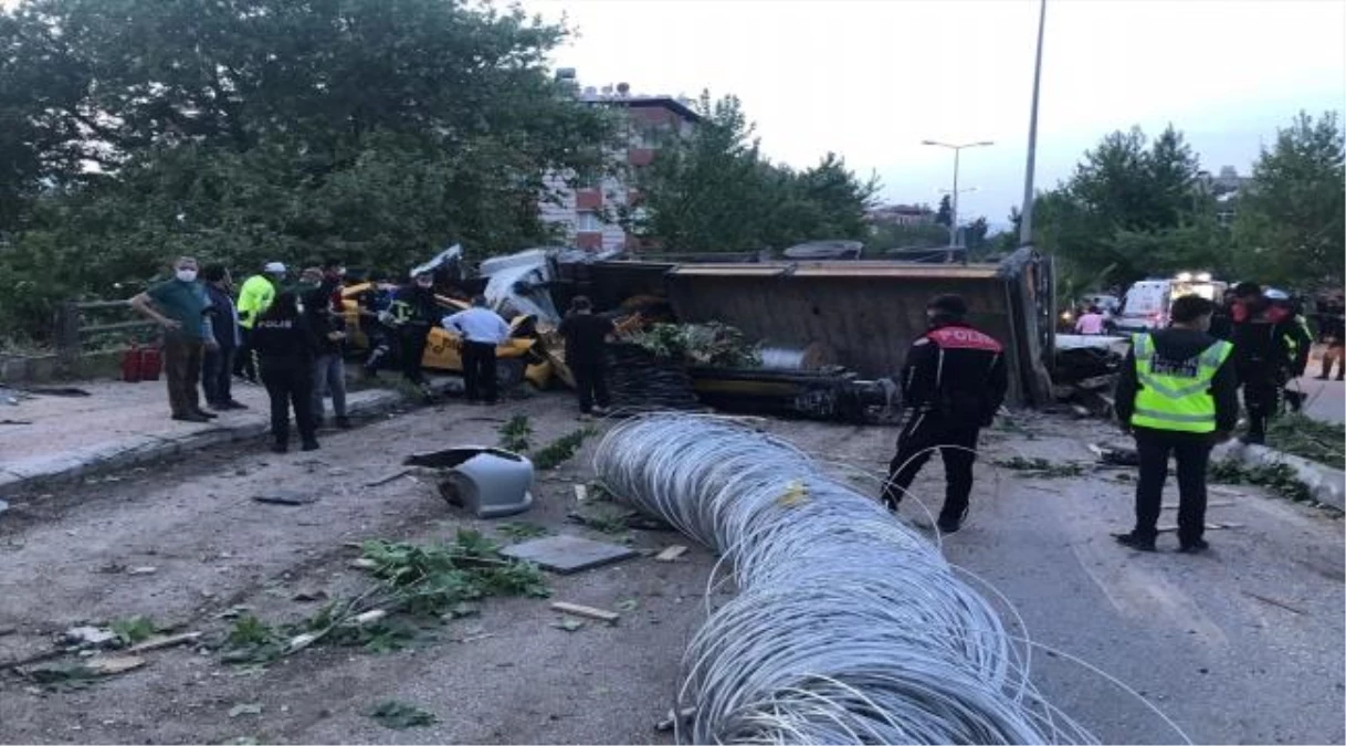 Freni boşalan vinç dehşet saçtı! 11 aracın karıştığı kazada 4 kişi hayatını kaybetti