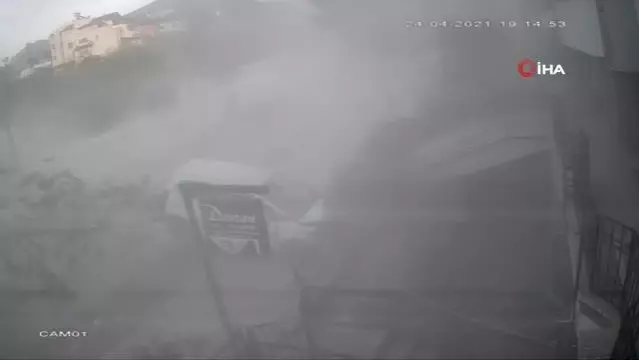 Hatay'da freni boşalan vinç dehşet saçtı: 4 ölü, 4 yaralı