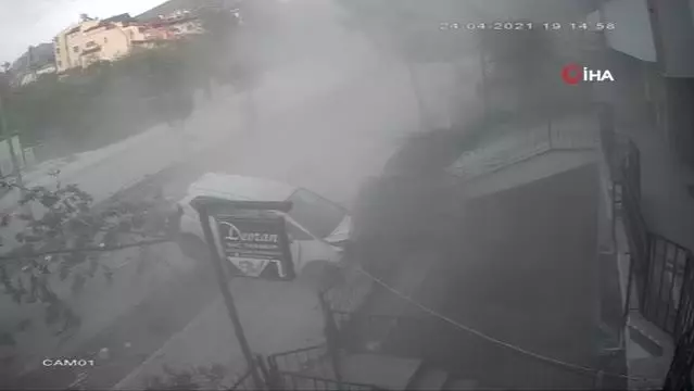 Hatay'da freni boşalan vinç dehşet saçtı: 4 ölü, 4 yaralı