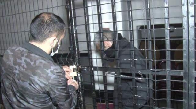 Kumar oynarken basılan şahıslardan pes dedirten savunma: Canımız sıkıldı, moralimiz bozuk Kumar oynarken basılan şahıslardan pes dedirten savunma: Canımız sıkıldı, moralimiz bozuk