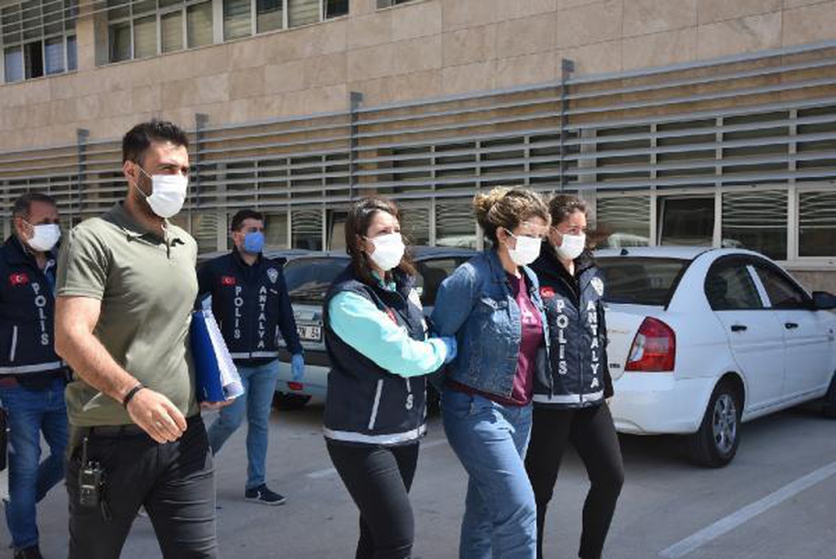 Otomobilin lastiğini patlatıp çaldıkları 1 milyon 600 bin lirayı, Kolombiya\'ya kaçırmışlar
