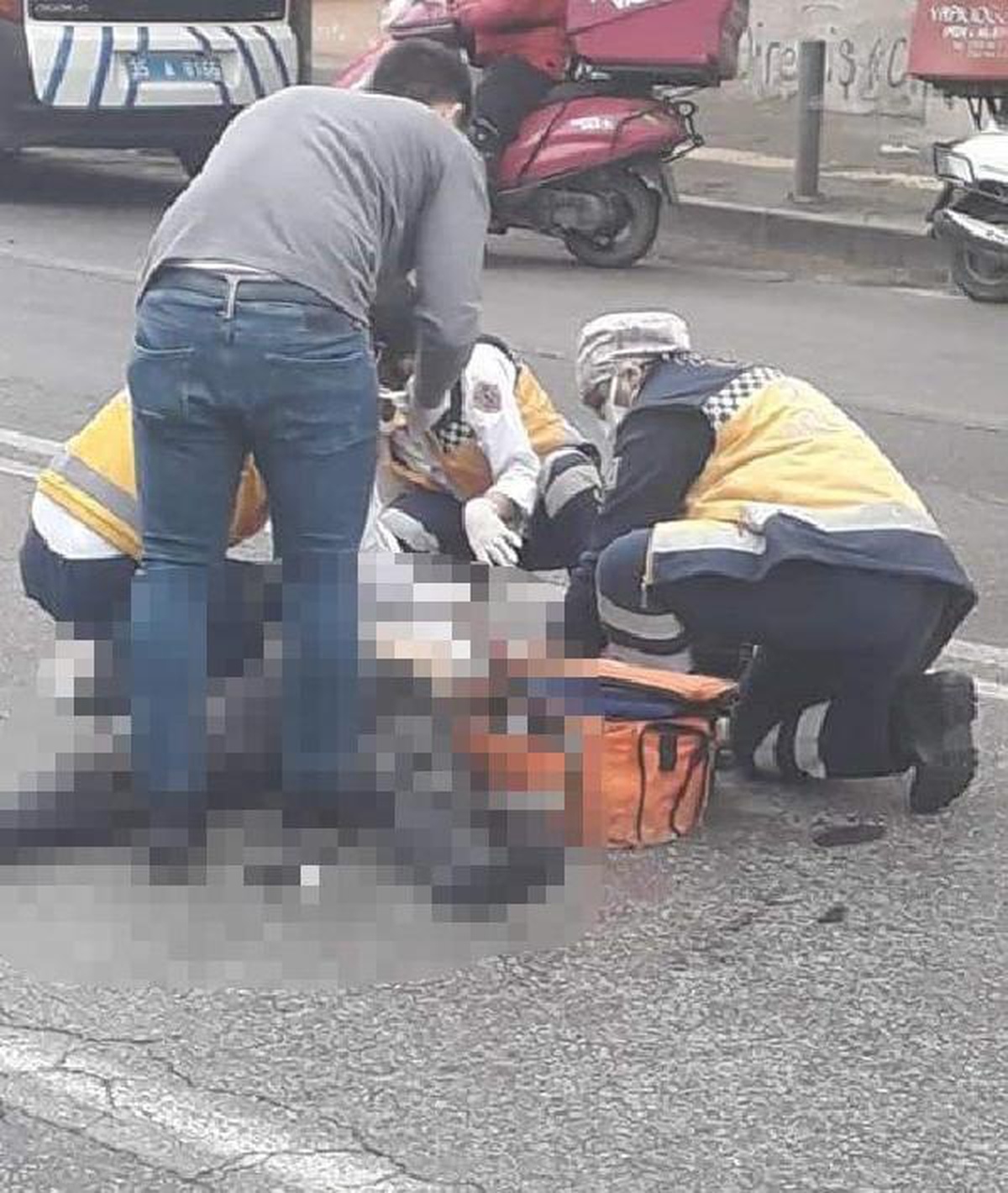 Otomobille motosiklet çarpıştı: 1 ölü