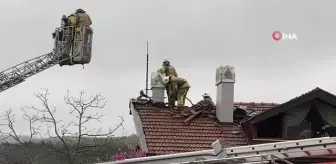 Sarıyer'de korkutan çatı yangını