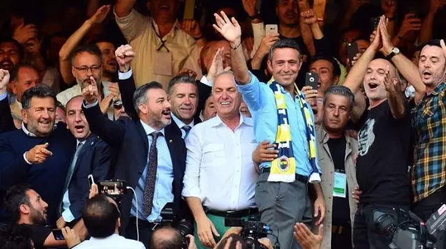 Seçimin yine statta olacağını duyuran Başkan Koç, adaylık hakkında temkinli konuştu Seçimin yine statta olacağını duyuran Başkan Koç, adaylık hakkında temkinli konuştu