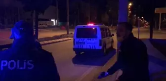 Son dakika haberleri: Sokağa çıkma kısıtlamasını ihlal etti, polise 'İçiniz rahat mı bu şekilde' dedi