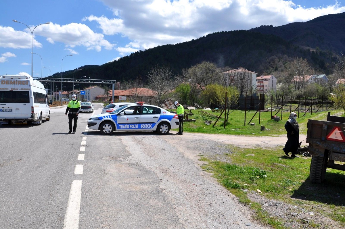 Sürücülere emniyet kemeri uygulaması