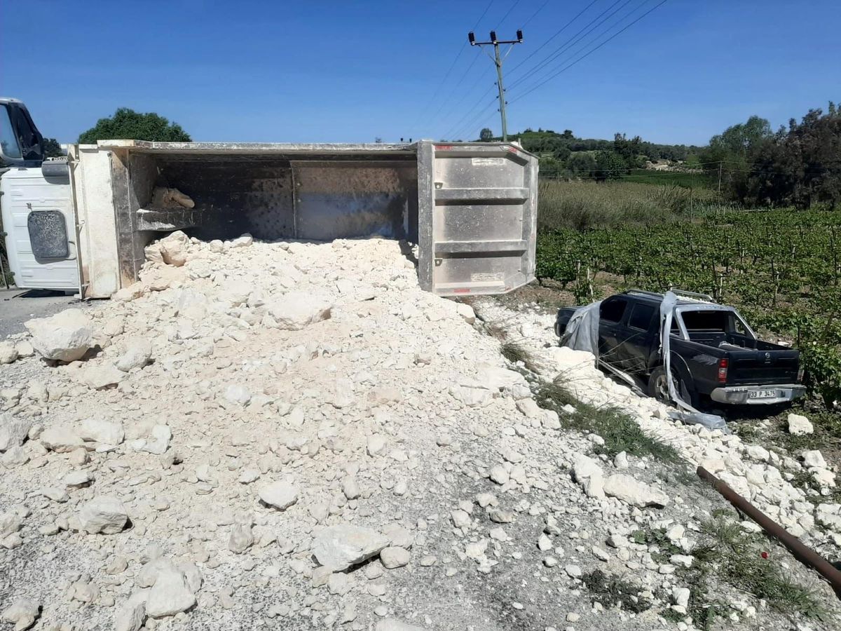 Son dakika: Tarsus\'ta trafik kazasında 2 kişi yaralandı