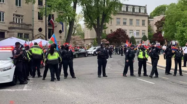 ABD'de yaşayan Türkler sözde soykırım kararını protesto etti ABD'de yaşayan Türkler sözde soykırım kararını protesto etti