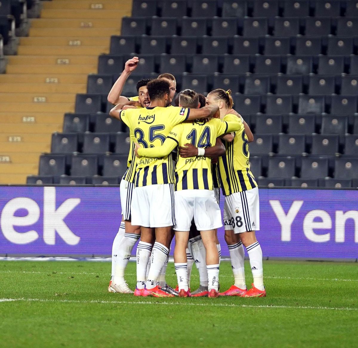 Fenerbahçe 3 golle kazandı