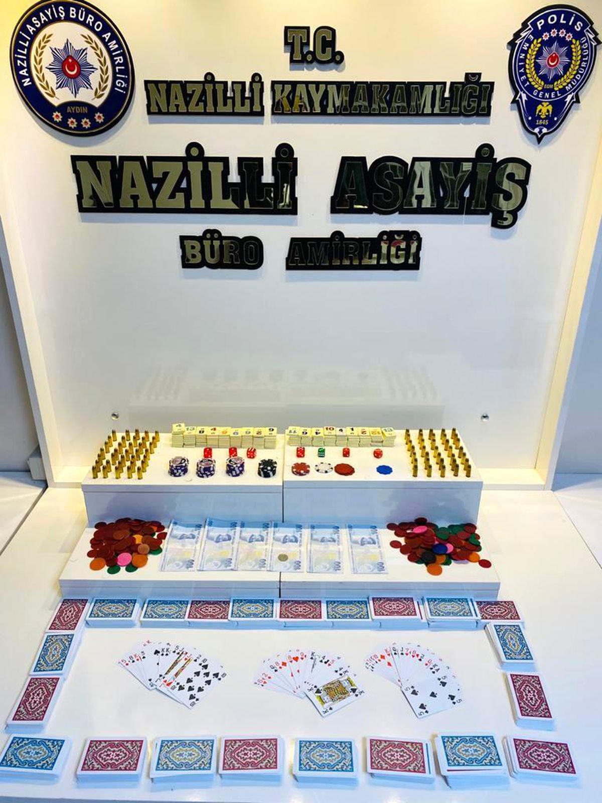 Nazilli\'deki kıraathaneye kumar baskını