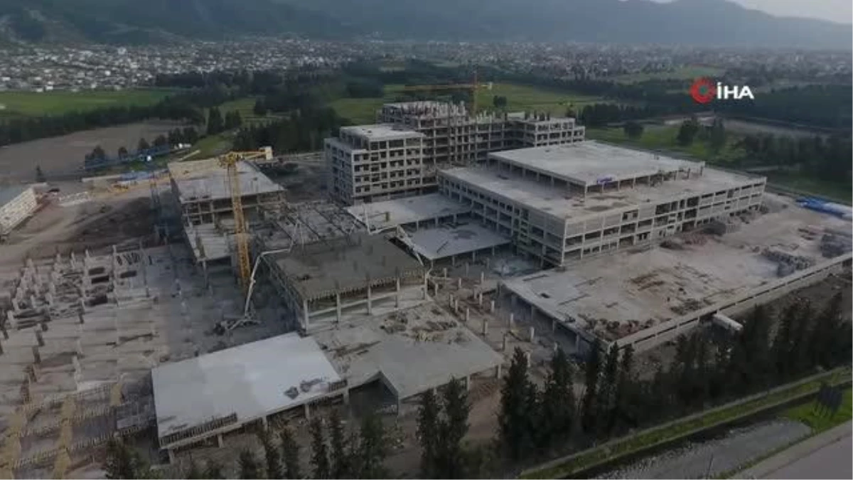 Osmaniye\'ye şehir hastanesi gibi devlet hastanesi: "Kaba inşaatının yüzde 97\'si tamamlandı"